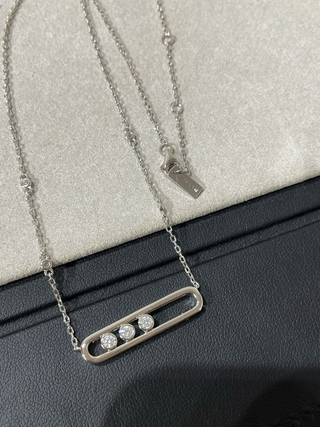 MOVE 3 DIAMOND NECKLACE