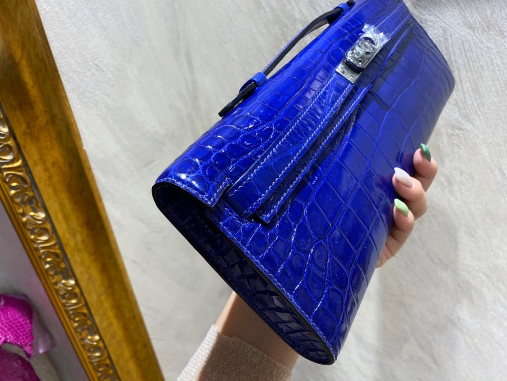 KELLY CUT 31 IN ADMIRAL BLUE SHINNY ALLIGATOR LEATHER WITH SILVER HARDWARE