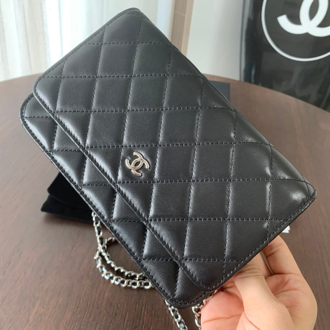 CC MINI 19 CLASSIC WALLET WITH STRAP IN BLACK LAMBSKIN WITH SILVER HARDWARE