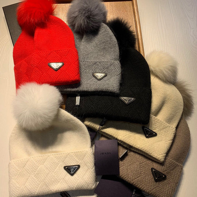 BEANIE HAT IN DOVE GRAY WOOL AND RABBIT FUR 361434