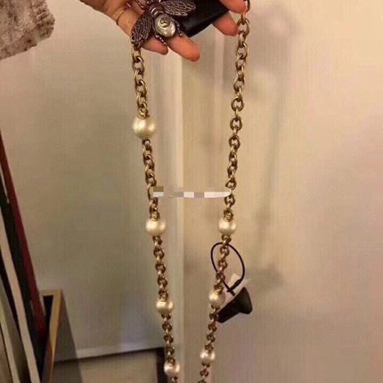 GUCCI 26S BEE CHARM PEARL STATION CHAIN NECKLACE IN AGED GOLD TONE METAL 633889