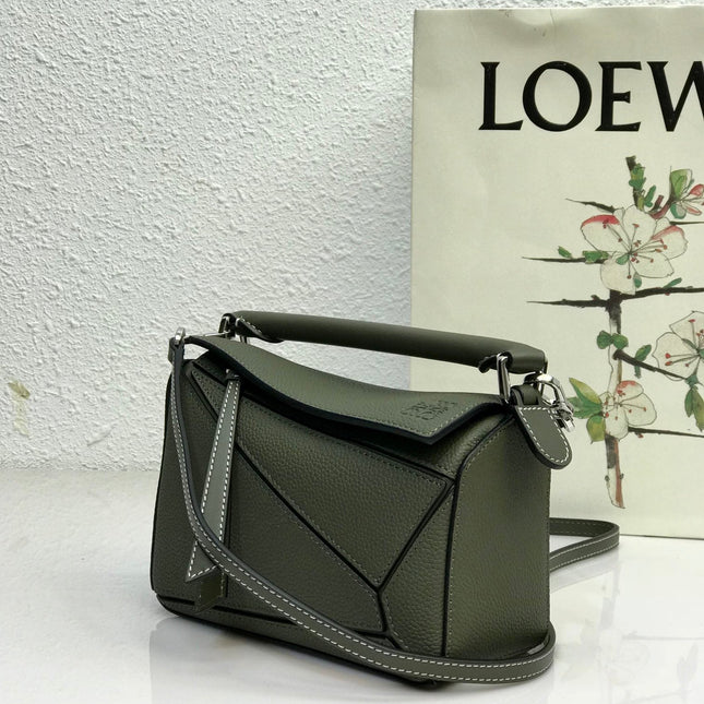 LOE MINI 18 PUZZLE BAG IN JUNIPER GREEN CALFSKIN
