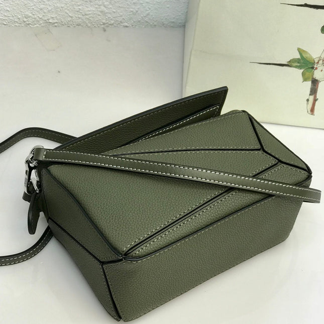LOE MINI 18 PUZZLE BAG IN JUNIPER GREEN CALFSKIN