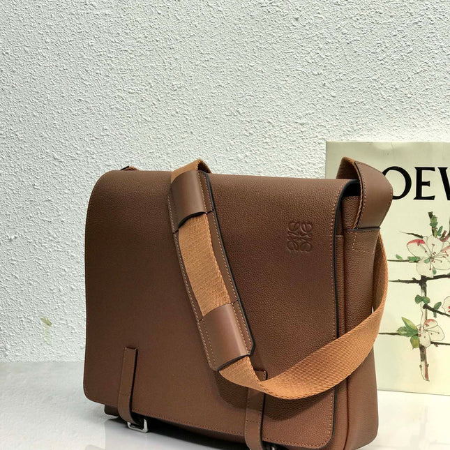 LOE 33 XS MILITARY MESSENGER BAG IN WINTER BROWN CALFSKIN AND JACQUARD