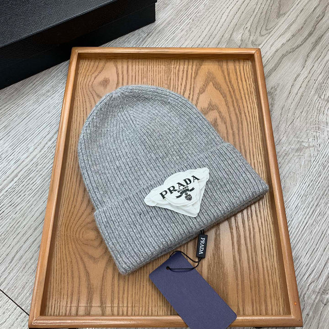 BEANIE HAT IN PALE GRAY WOOL 431360