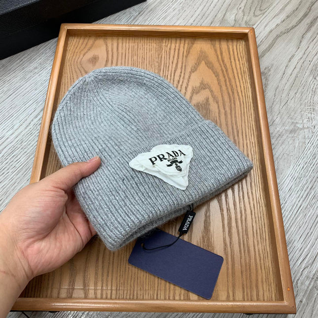 BEANIE HAT IN PALE GRAY WOOL 431360