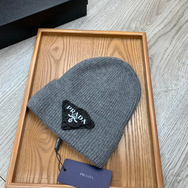 BEANIE HAT IN RHINO GRAY WOOL 431361