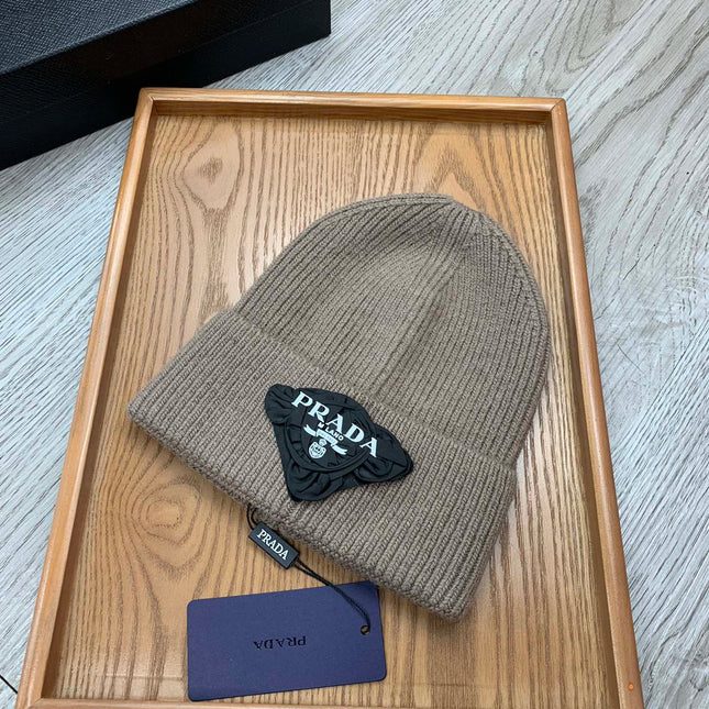 BEANIE HAT IN MEDIUM BROWN WOOL 431354
