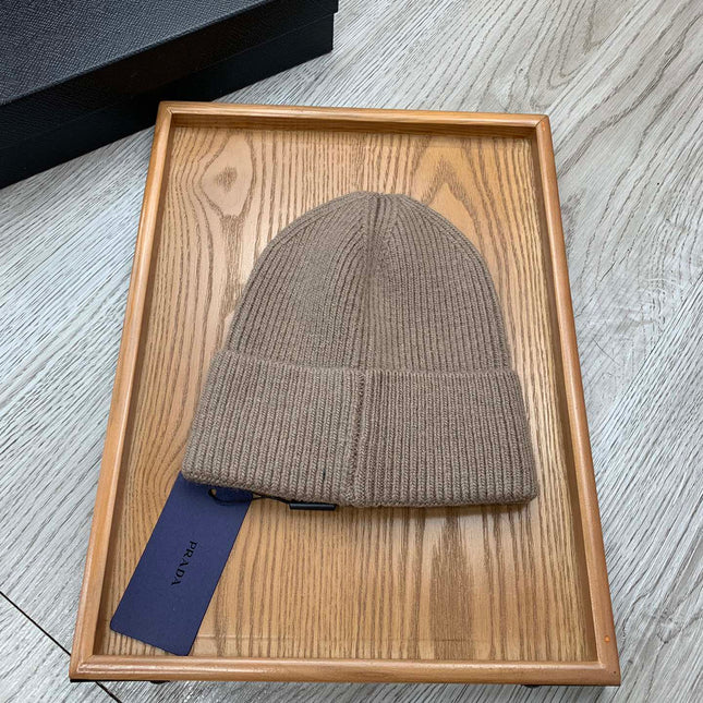 BEANIE HAT IN MEDIUM BROWN WOOL 431354
