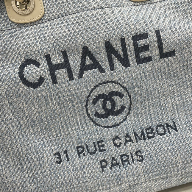 CC DEAUVILLE LARGE 38 TOTE BAG IN LIGHT BLUE CANVAS WITH BLACK LOGO
