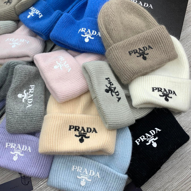 BEANIE HAT IN PASTEL PURPLE WOOL 108749