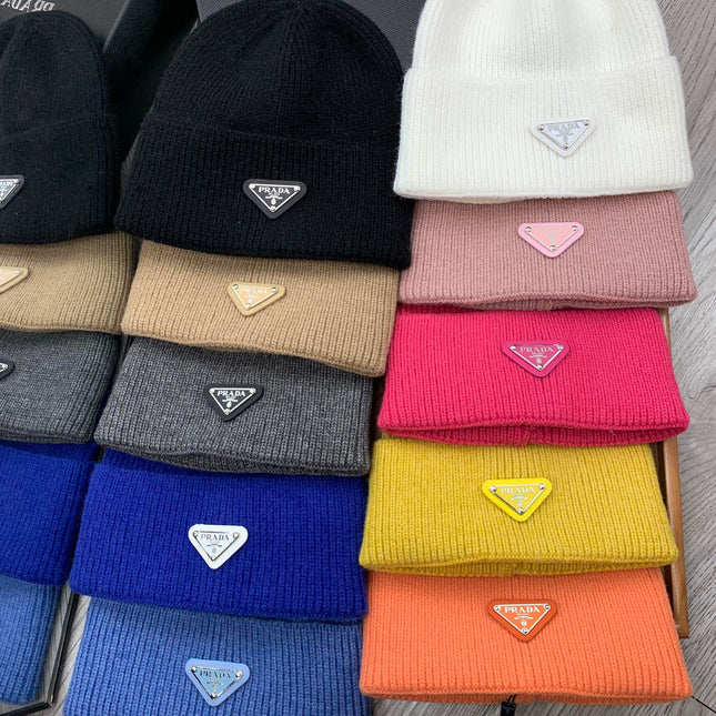BEANIIE HAT IN CREPE PINK WOOL 335034