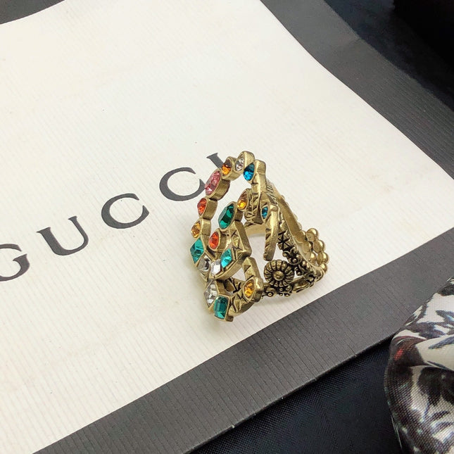 GUCCI 26S GG MULTICOLOR GEM EMBELLISHED BROOCH IN AGED GOLD TONE METAL 624288