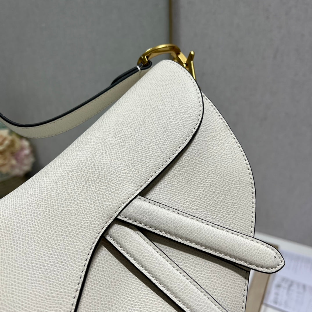 DIOR 26S SADDLE BAG 25 IN WHITE CALFSKIN