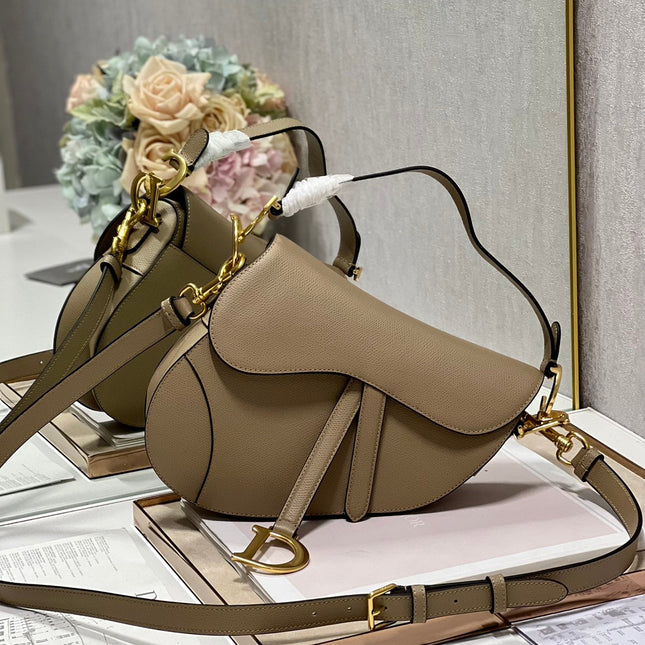 DIOR 26S SADDLE BAG 19 IN BEIGE CALFSKIN