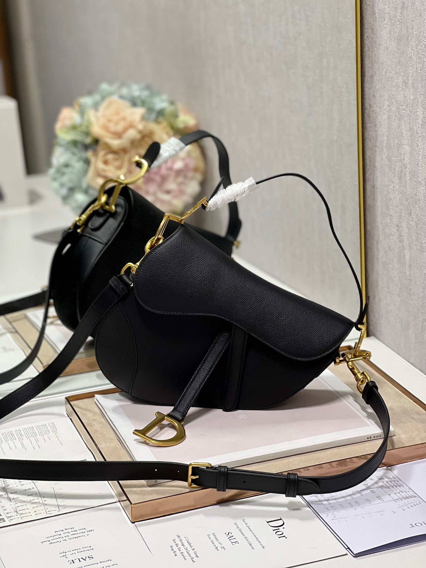 DIOR 26S SADDLE BAG 19 IN BLACK CALFSKIN GOLD-TONE HARDWARE
