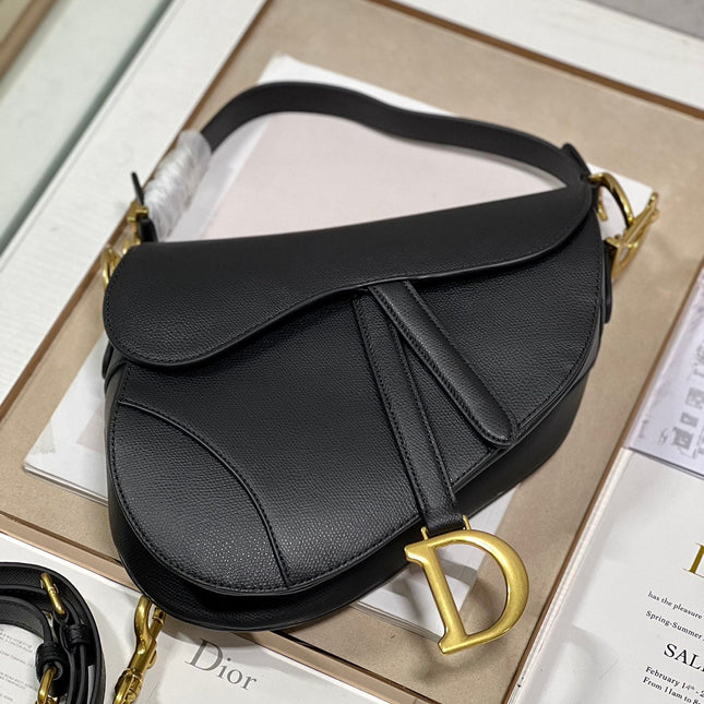 DIOR 26S SADDLE BAG 19 IN BLACK CALFSKIN GOLD-TONE HARDWARE