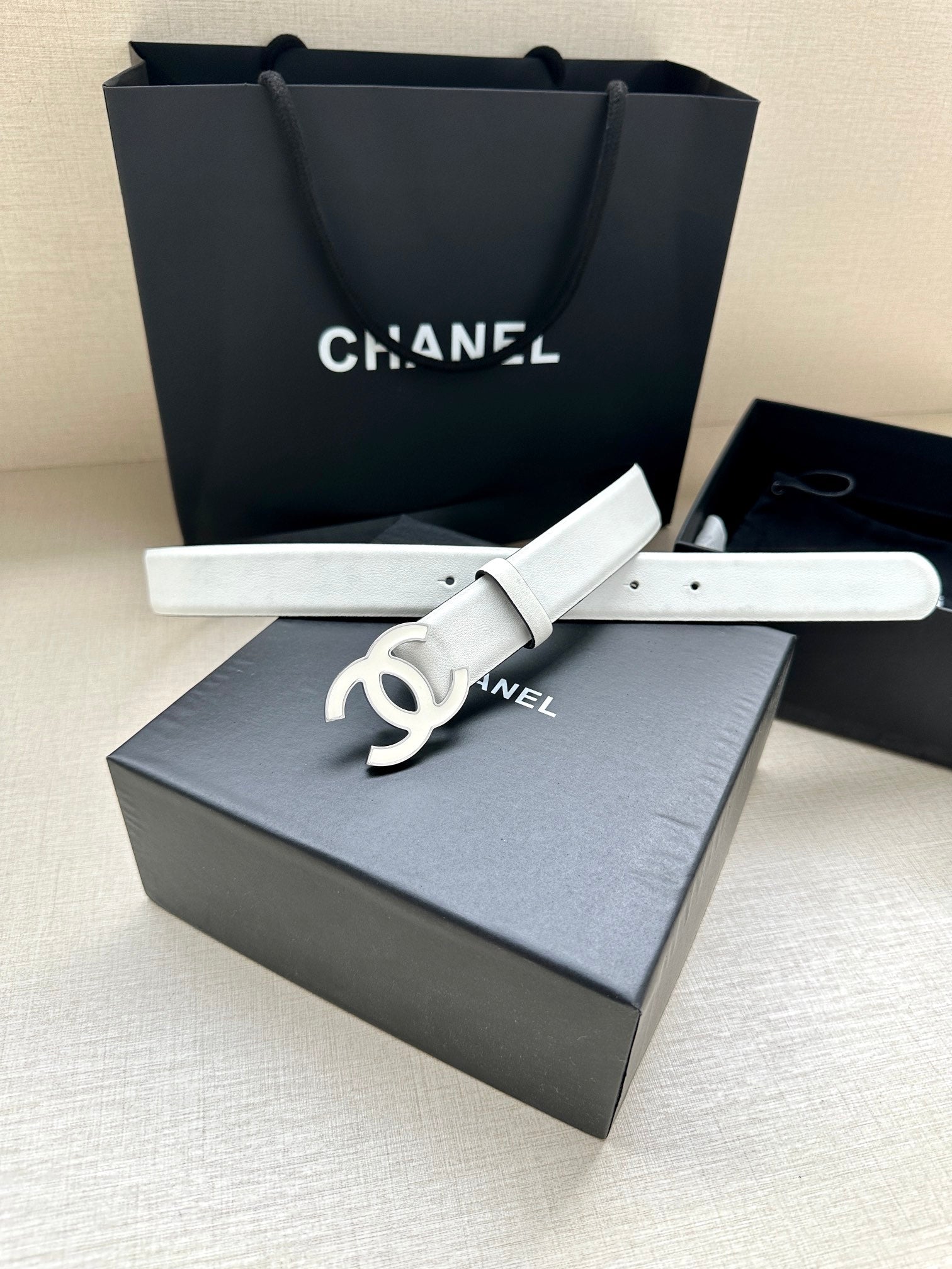 CC 30MM BELT IN FULL WHITE SMOOTH CALFSKIN METAL HARDWARE