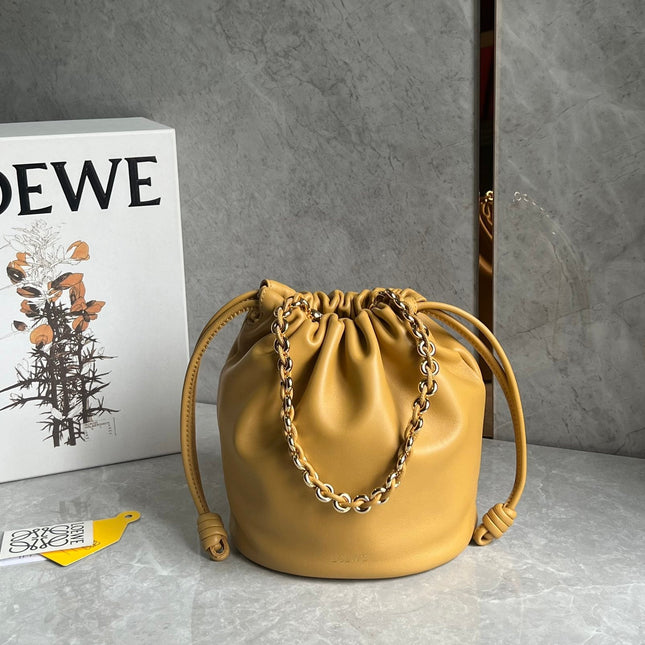 LOE 32 FLAMENCO PURSE BUCKET IN SAHARA MELLOW NAPPA LAMBSKIN