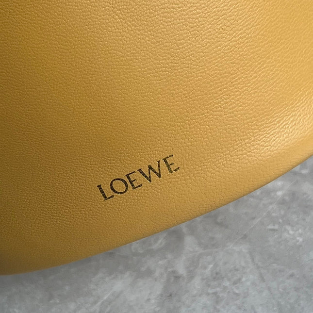 LOE 32 FLAMENCO PURSE BUCKET IN SAHARA MELLOW NAPPA LAMBSKIN