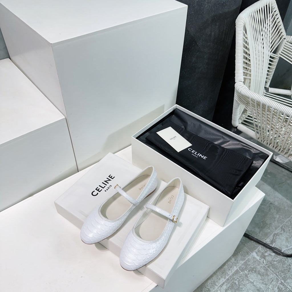 BALLET FLAT IN WHITE EMBOSSED CALFSKIN