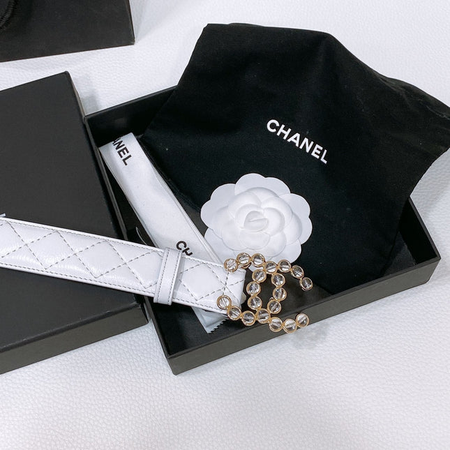 CC BELT 30 MM IN WHITE EMBROIDERED CALFSKIN PEARL LOGO WITH GOLD HARDWARE