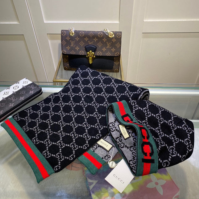 SET SCARF AND HAT IN BLACK MONOGRAM CASHMERE 349665