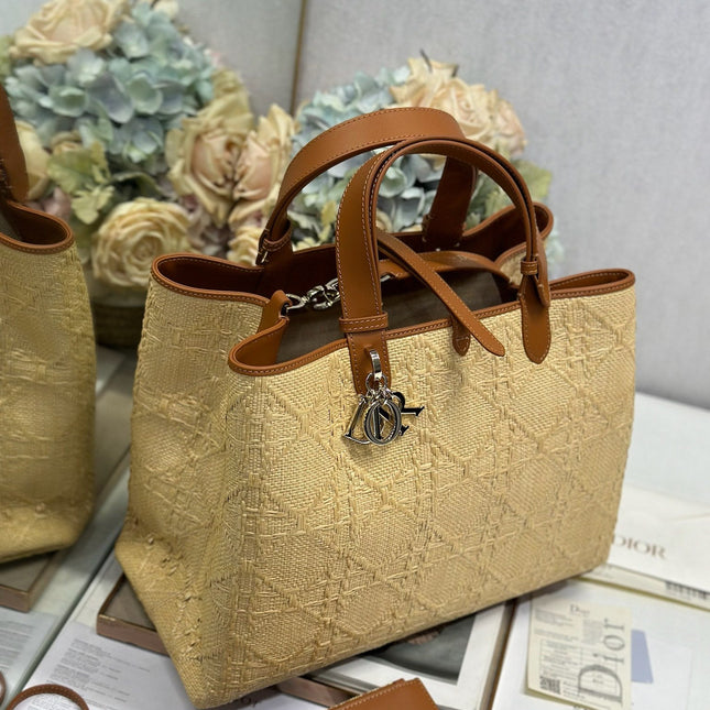 DIOR 26S TOUJOURS BAG 37 IN BROWN AND BEIGE RAFFIA
