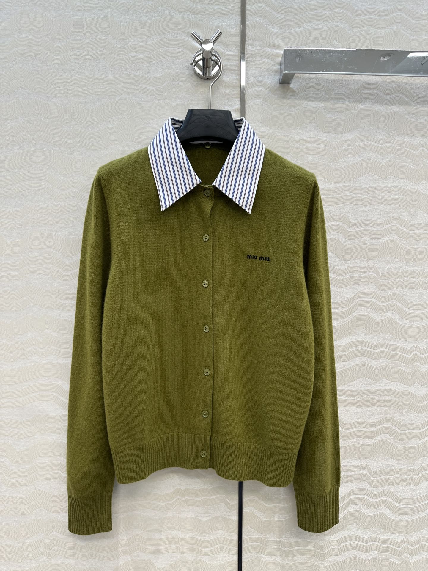 MIUMIU CARDIGAN STYLE 518