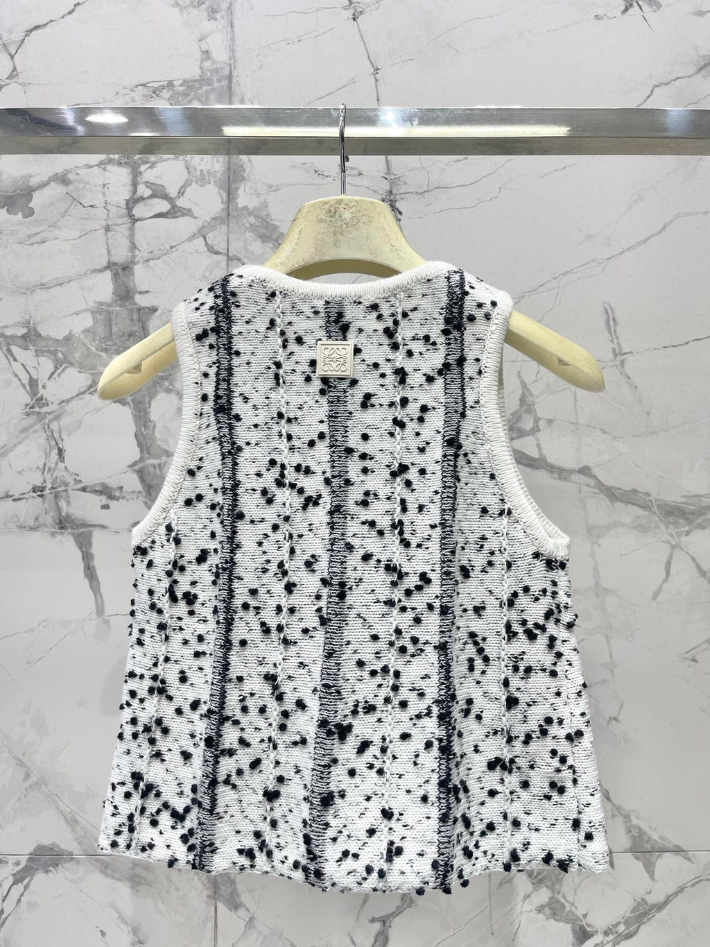 LOEWE SLEEVELESS KNIT TOP STYLE 17