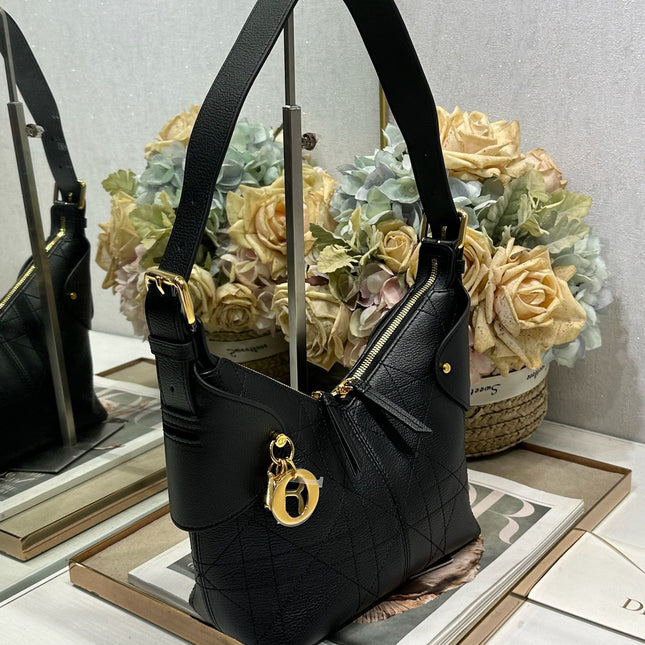 DIOR 26S VOYAGE BAG 22 IN BLACK CALFSKIN