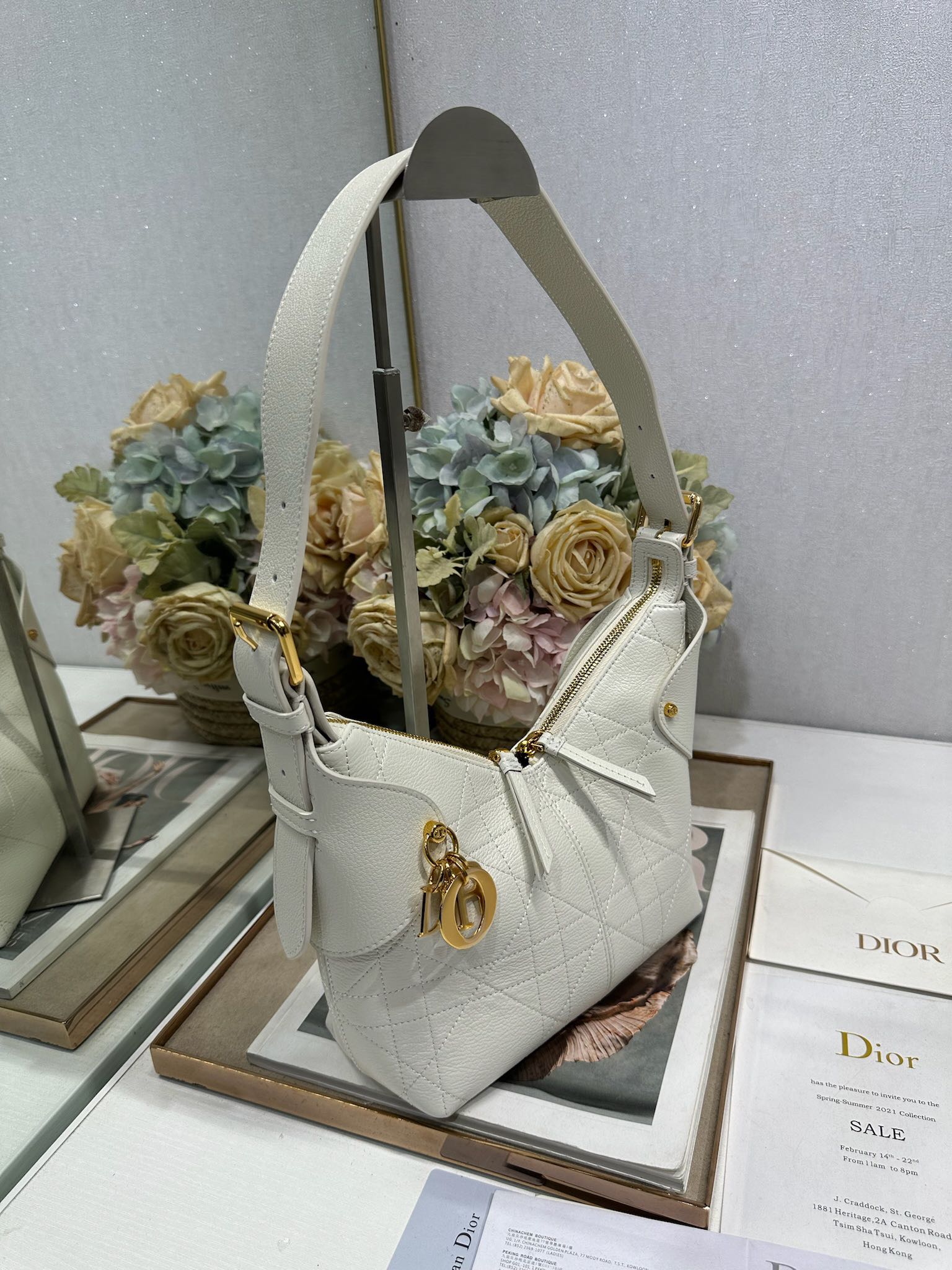 DIOR 26S VOYAGE BAG 22 IN CREAM WHITE CALFSKIN