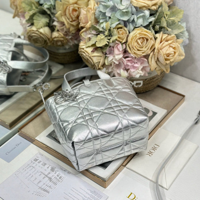 DIOR 26S TOUJOURS BAG 18 IN SILVER CALFSKIN