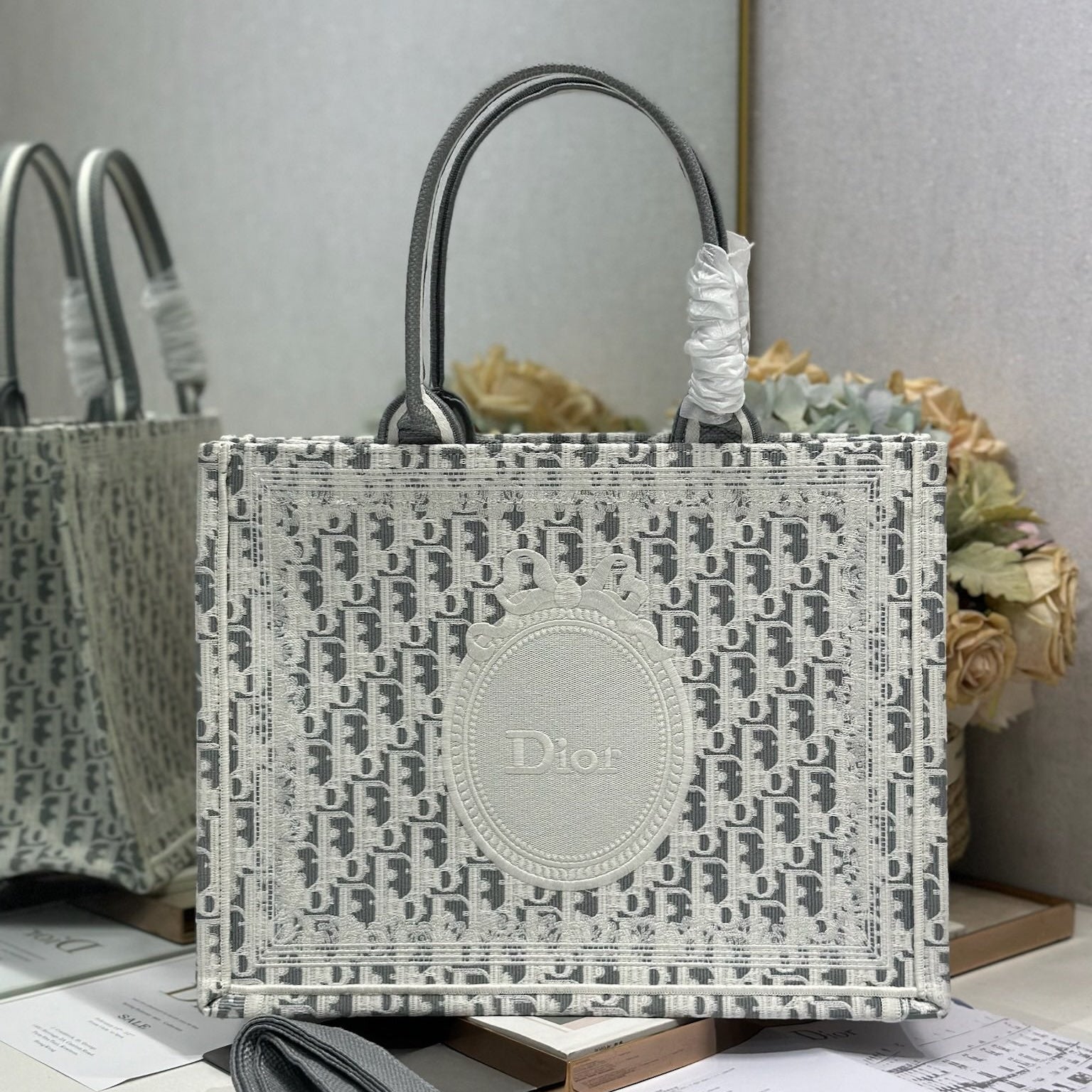 DIOR 26S BOOK TOTE BAG 36 IN GREY AND WHITE OBLIQUE JACQUARD