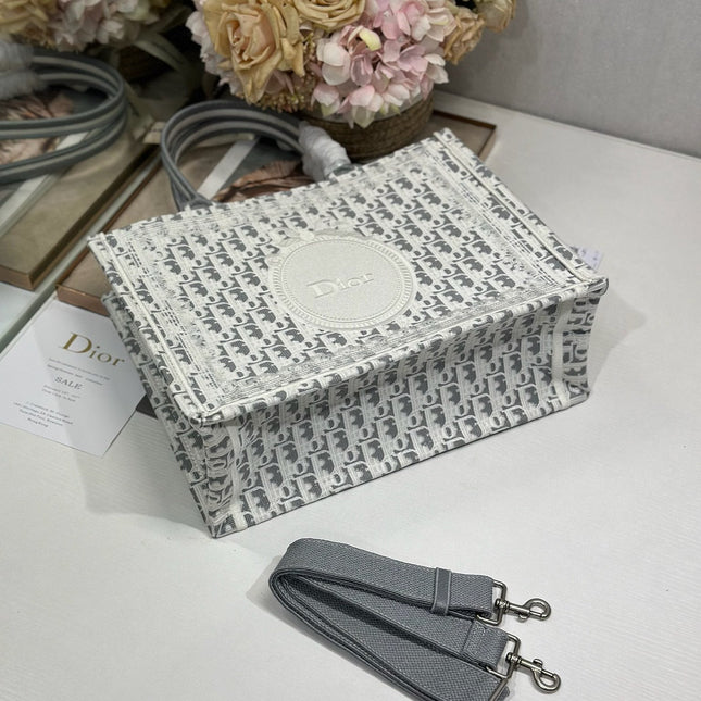 DIOR 26S BOOK TOTE BAG 36 IN GREY AND WHITE OBLIQUE JACQUARD