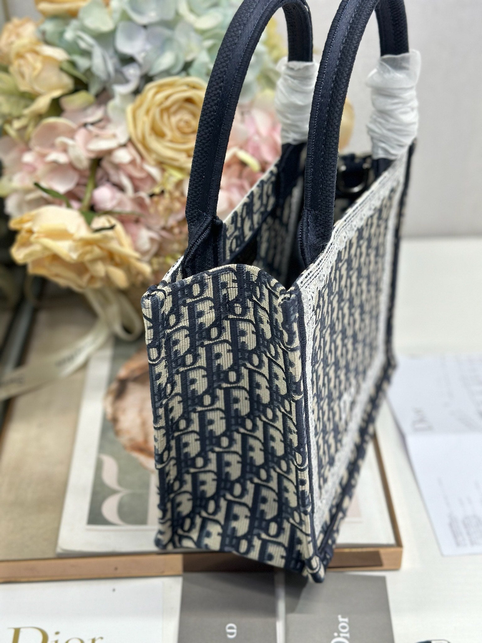 DIOR 26S BOOK TOTE BAG 26 IN NAVY BLUE AND BEIGE OBLIQUE FABRIC