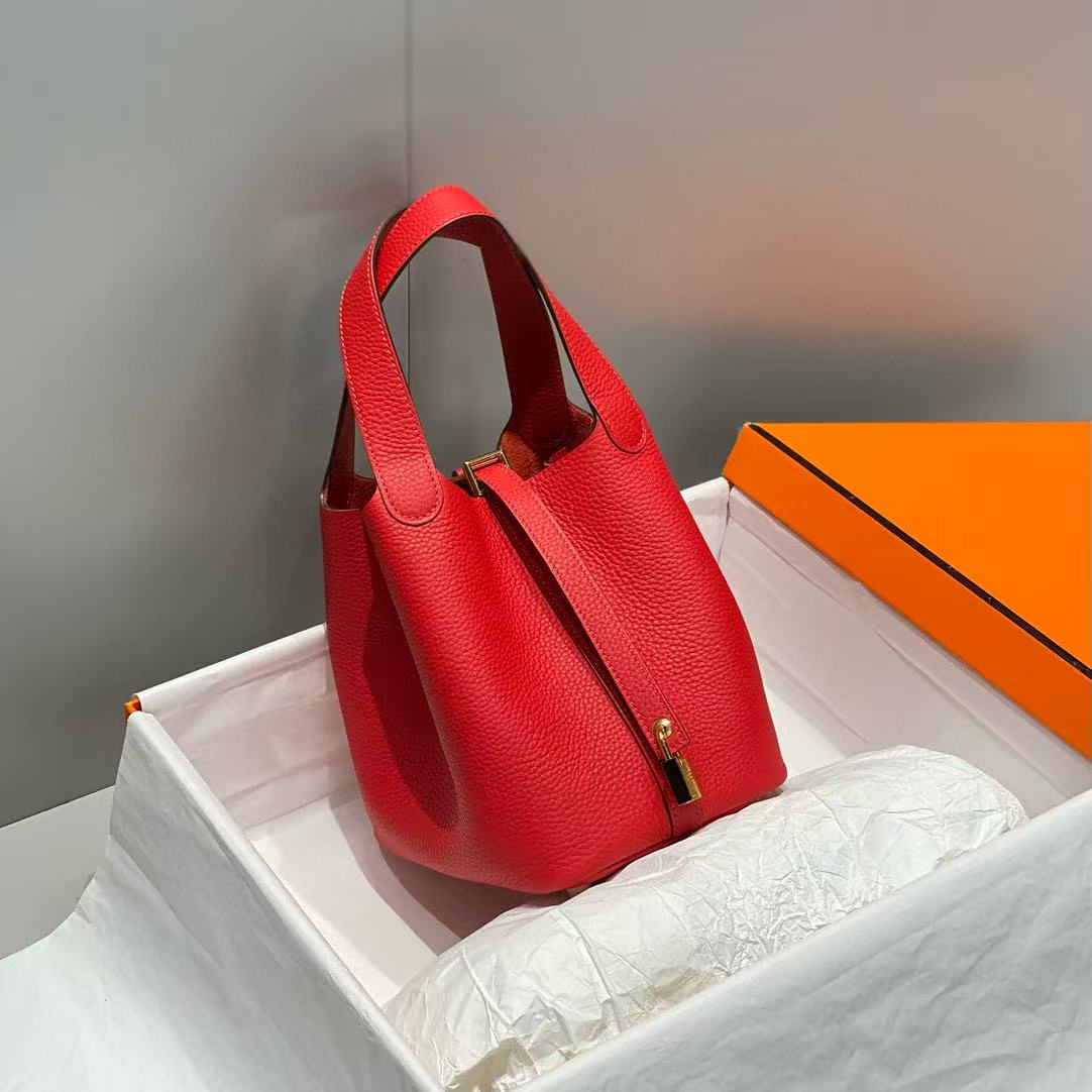 HM PICOTIN LOCK 18 RED CALFSKIN