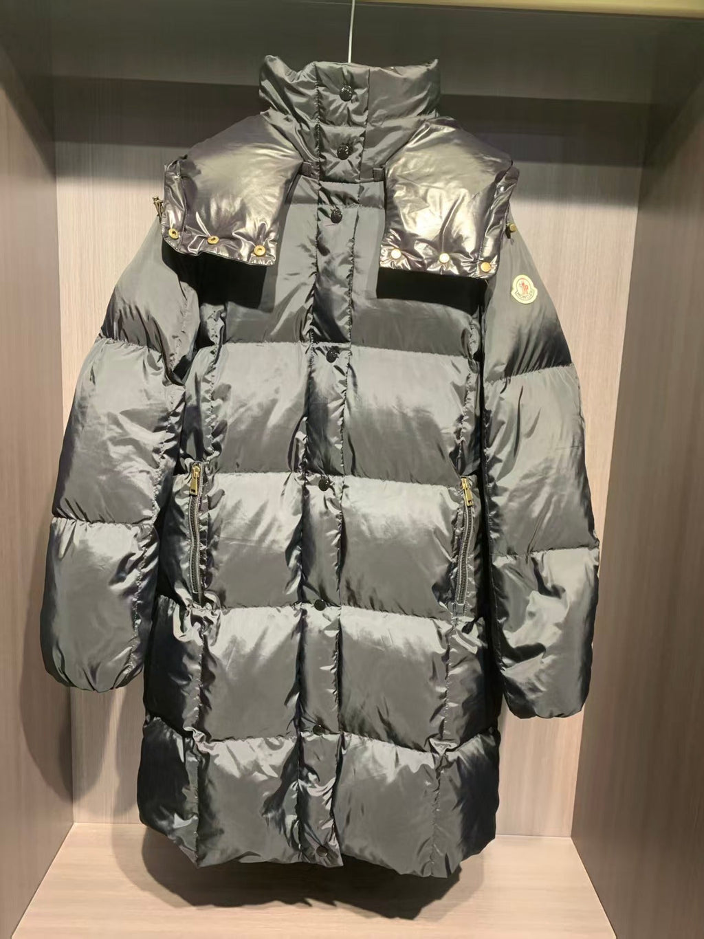 HOODED LONG PUFFER JACKET IN BLACK