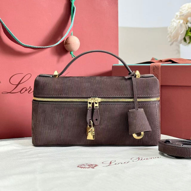 LP EXTRA BAG 23 IN CHOCOLATE BROWN CALFSKIN GOLD HARDWARE TP3