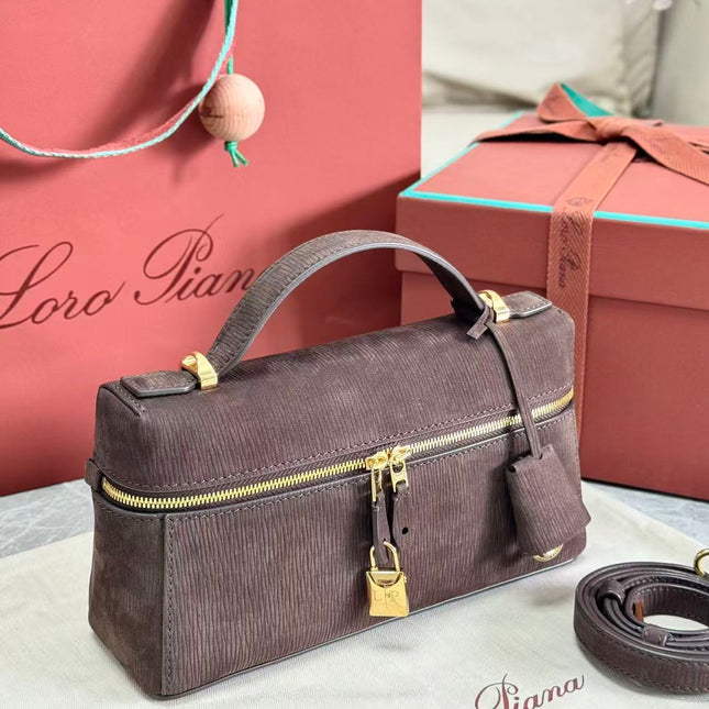 LP EXTRA BAG 23 IN CHOCOLATE BROWN CALFSKIN GOLD HARDWARE TP3