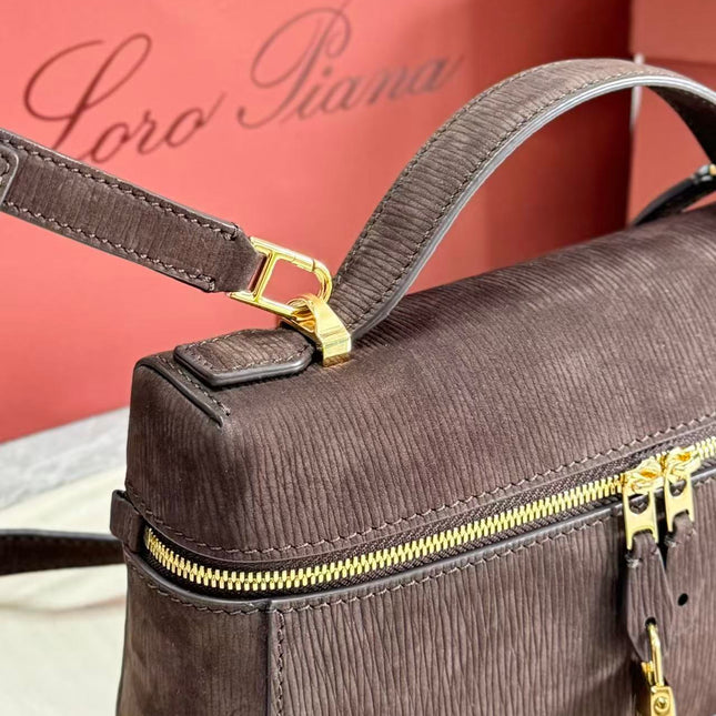 LP EXTRA BAG 23 IN CHOCOLATE BROWN CALFSKIN GOLD HARDWARE TP3