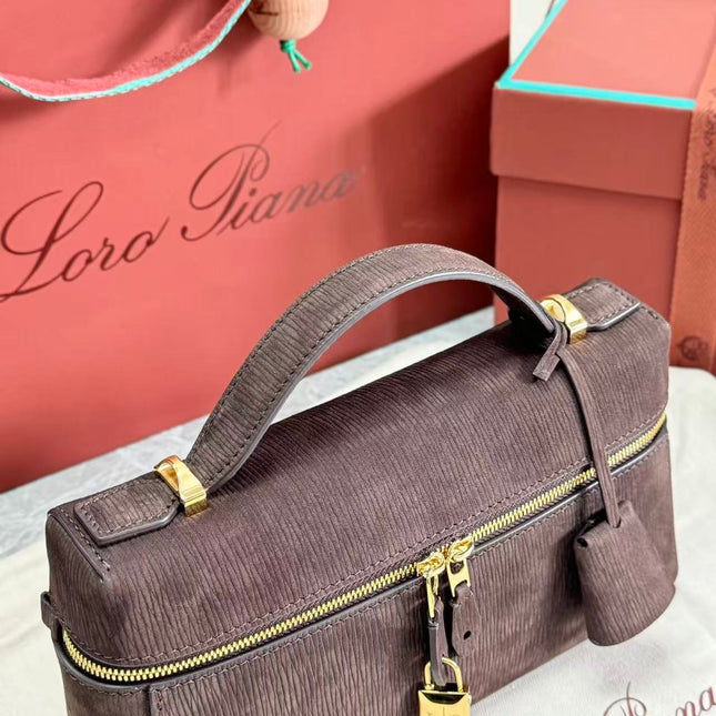 LP EXTRA BAG 23 IN CHOCOLATE BROWN CALFSKIN GOLD HARDWARE TP3
