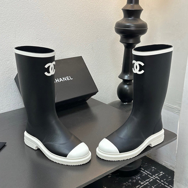 CC RAINBOOTS IN BLACK TPU WHITE LOGO