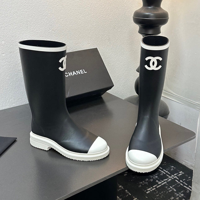 CC RAINBOOTS IN BLACK TPU WHITE LOGO