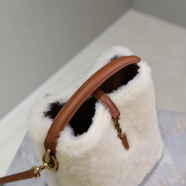 YSL LE 15 MINI SHEARLING BUCKET BAG IN CREAM BEIGE WITH LEATHER TRIM