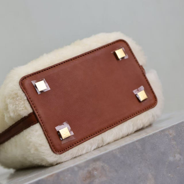 YSL LE 15 MINI SHEARLING BUCKET BAG IN CREAM BEIGE WITH LEATHER TRIM