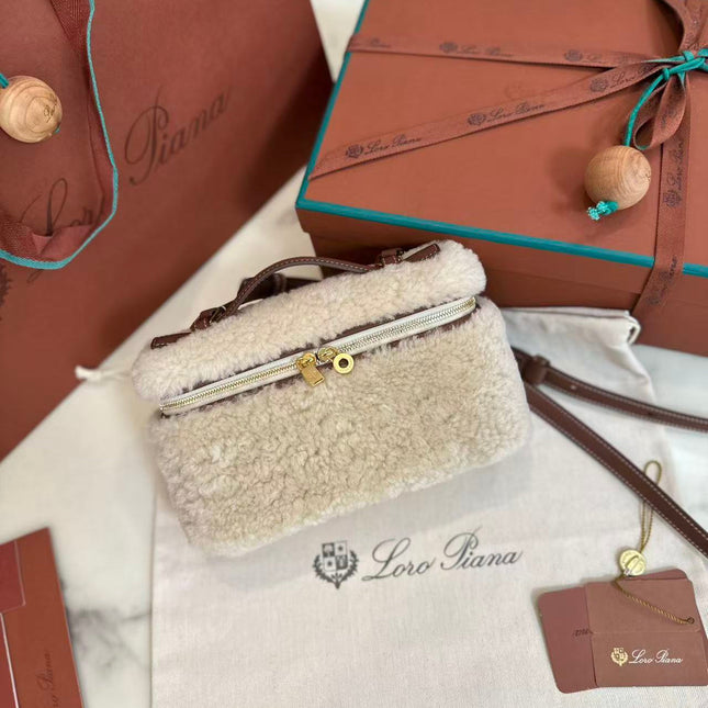 LP EXTRA BAG 19 IN WHITE SHEARLING