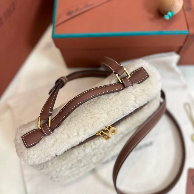 LP EXTRA BAG 19 IN WHITE SHEARLING