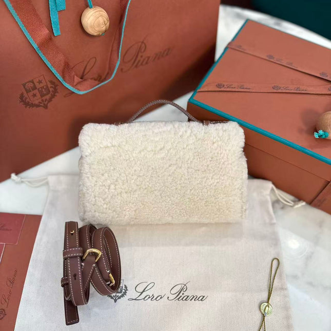 LP EXTRA BAG 19 IN WHITE SHEARLING