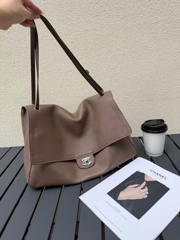 CHANEL 26S FLAP SHOULDER BAG IN TAUPE GRAINED CALFSKIN